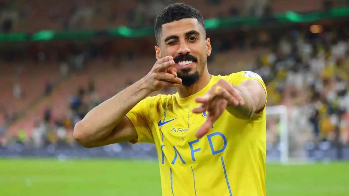 تصرف مثير من علي لاجامي فور إعلان انتقاله إلى الهلال (صورة)