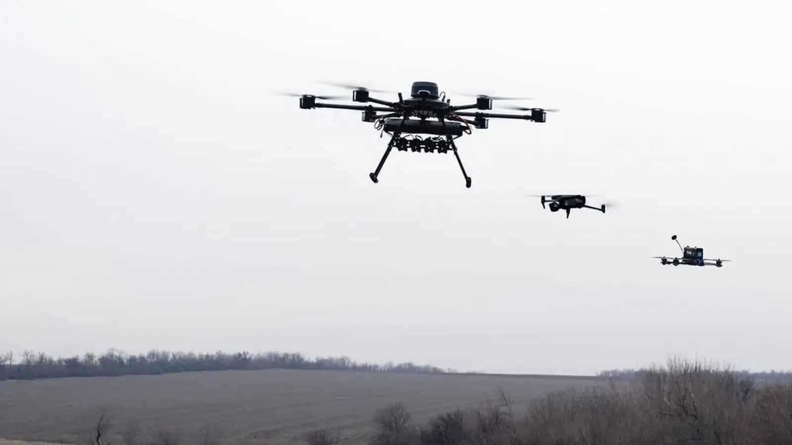 بعد فشل البنادق و"الجدار".. أوروبا تبحث تقنيات جديدة لصد المسيرات الروسية