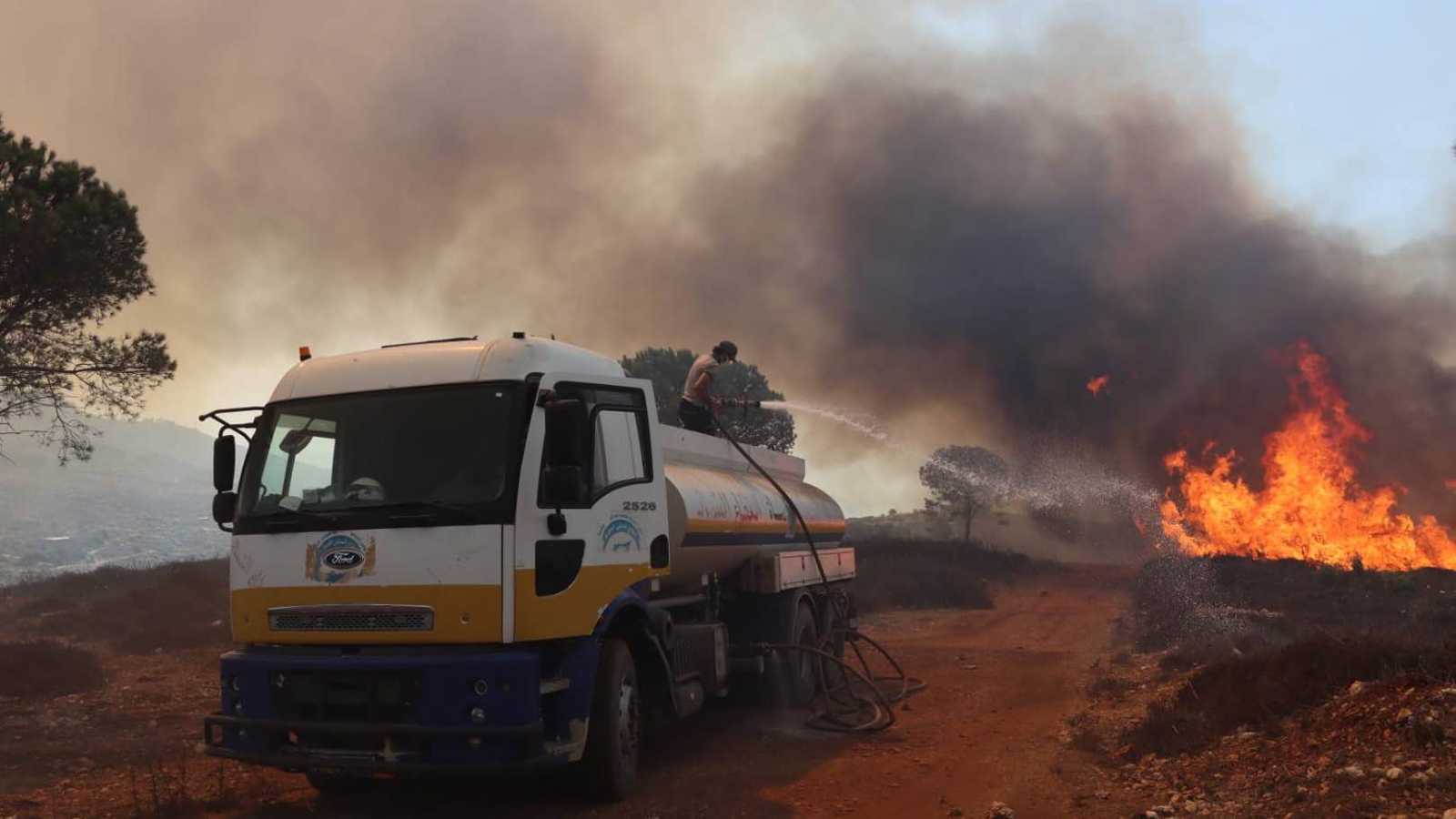 سوريا.. حرائق ضخمة في وادي النصارى والكنائس تحذر السكان (فيديو)