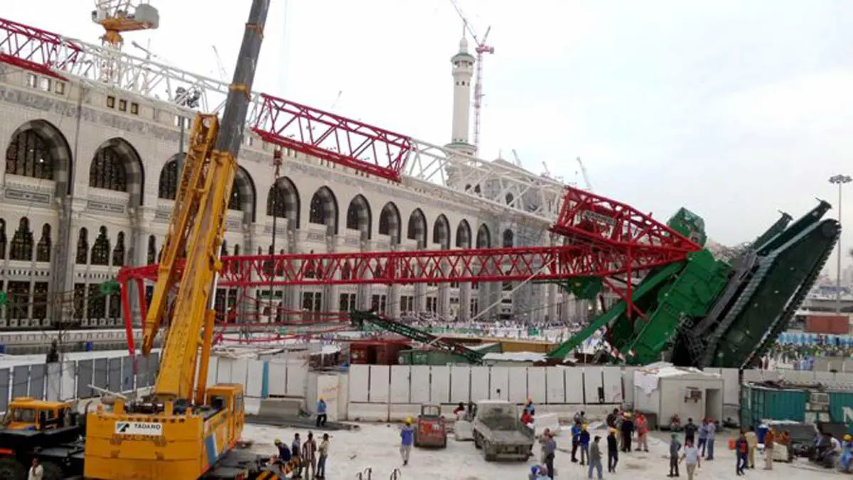 السعودية.. تبرئة متهمي "رافعة الحرم" وصرف النظر عن الديات