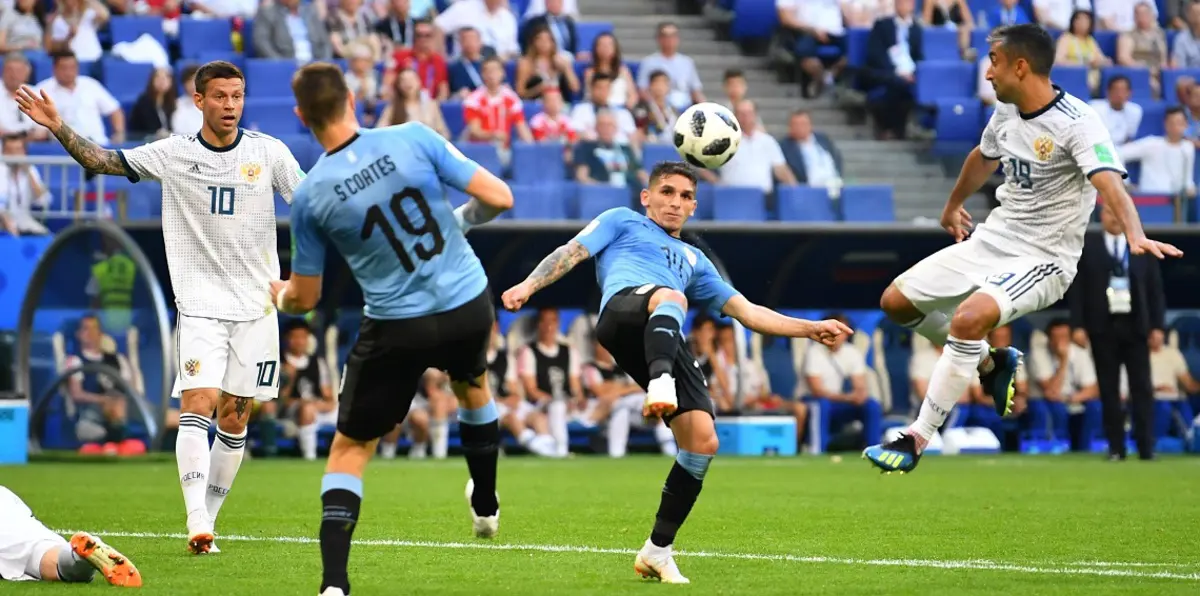 منتخب أوروغواي يهزم روسيا ويتصدر المجموعة الأولى في كأس العالم (فيديو)