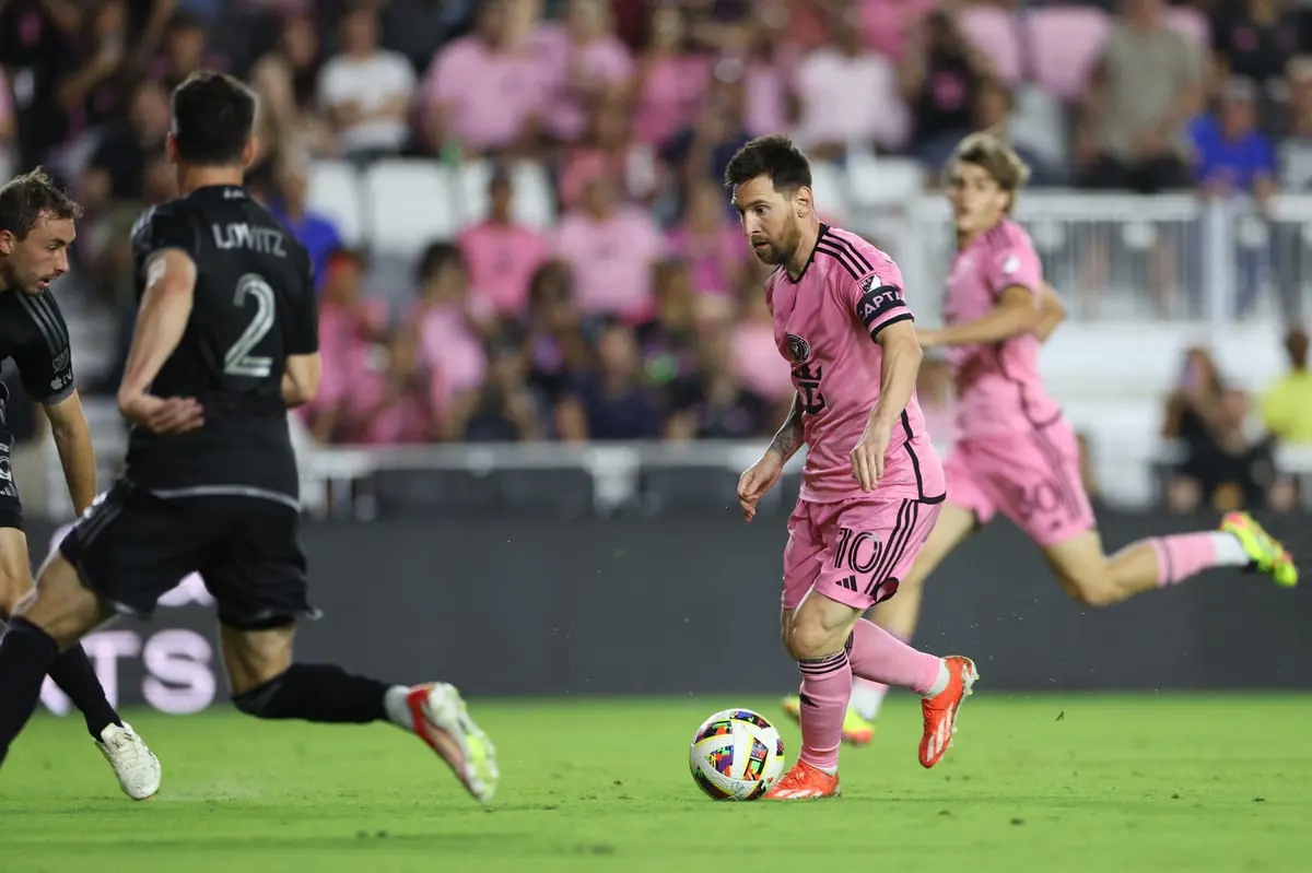  سيغضب رونالدو.. تعليق مثير من إنستغرام على صورة ميسي
