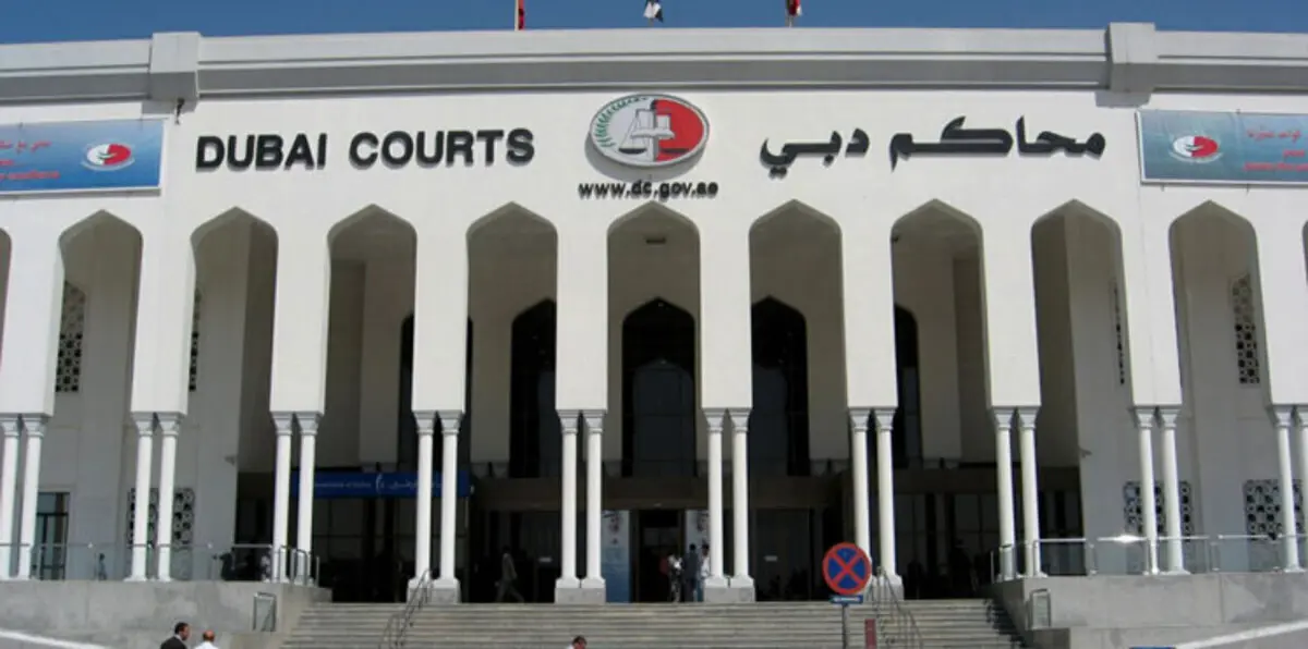 في الإمارات.. شرطي يهدد زميله بالقتل بسبب الخمر