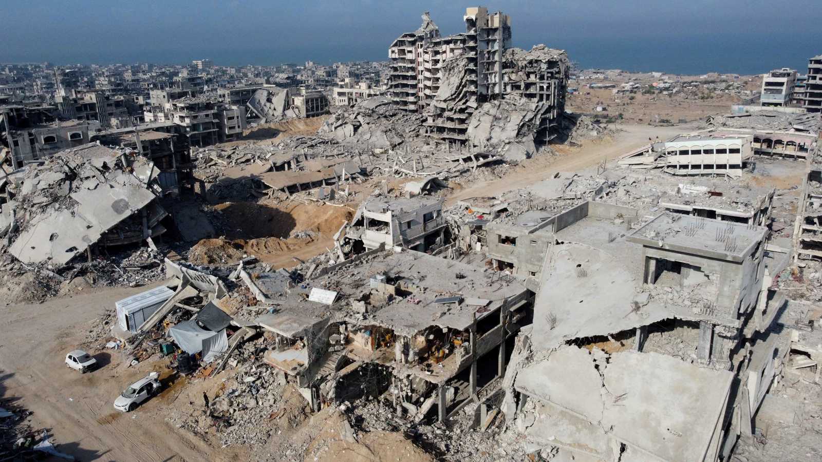 لأول مرة منذ اتفاق وقف النار.. فريق مصري يدخل غزة للبحث عن جثث الرهائن