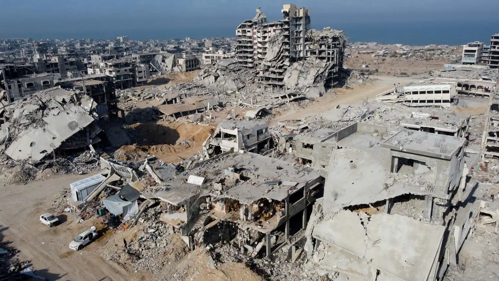 لأول مرة منذ اتفاق وقف النار.. فريق مصري يدخل غزة للبحث عن جثث الرهائن