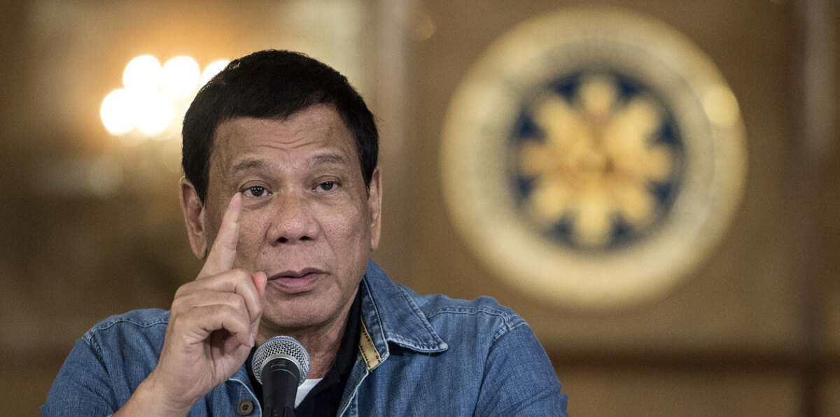 الرئيس الفلبيني يهدد بإرسال سفينة حربية لإنقاذ رهائن في ليبيا