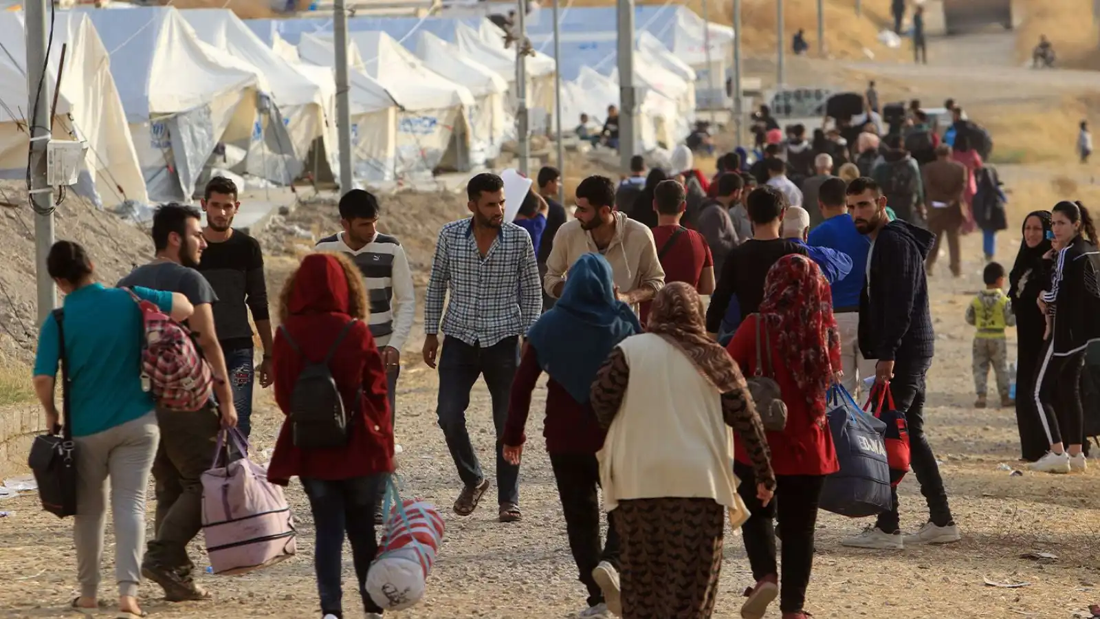 أسباب "مصيرية" تعرقل عودة اللاجئين السوريين إلى بلادهم