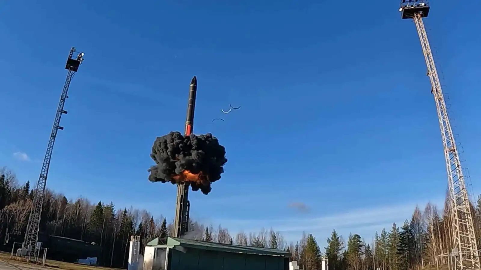 استعراض نووي.. صاروخ روسيا الجديد يثير مخاوف الغرب من تأجيج سباق التسلح