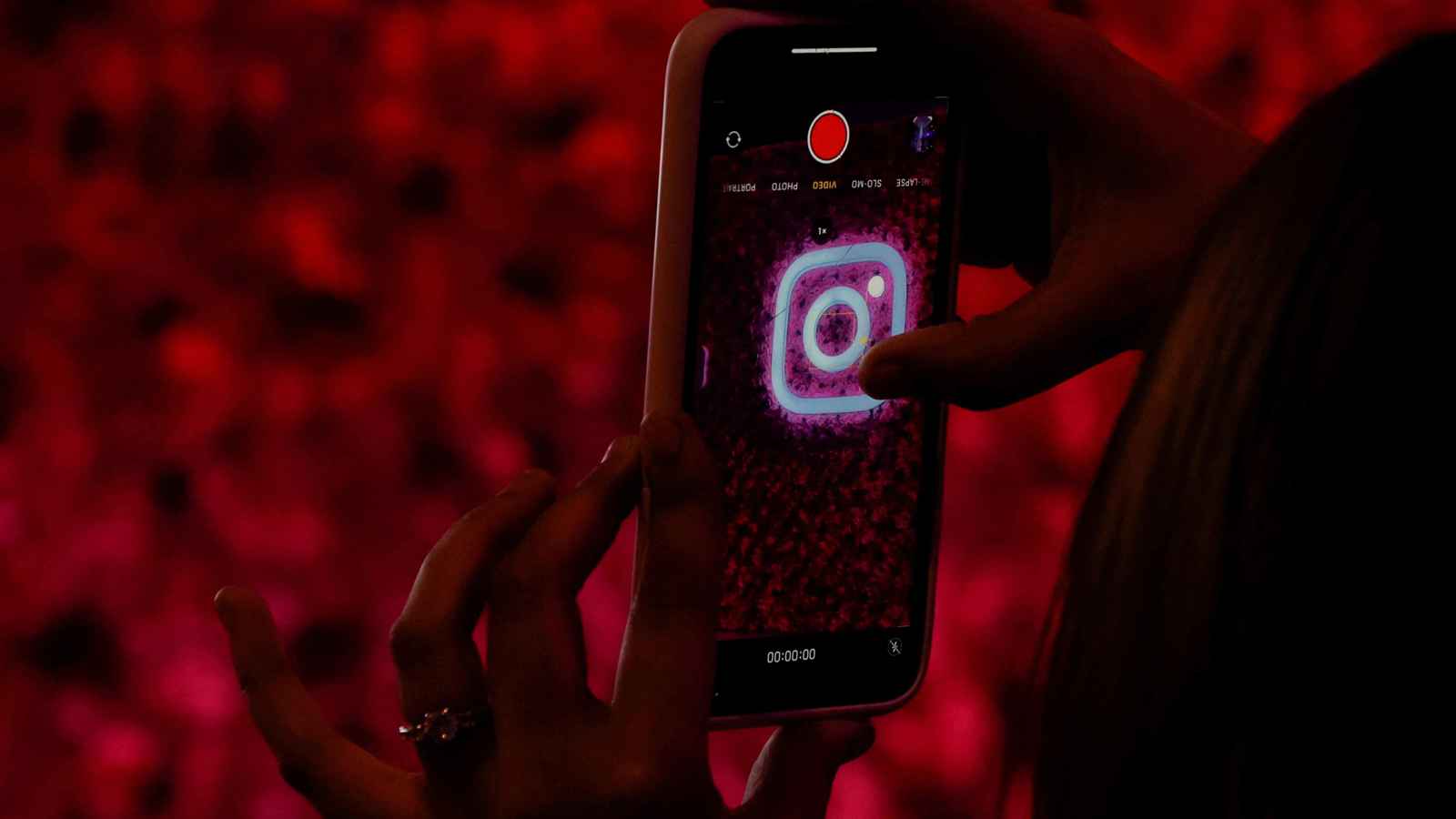 كيف تبعد حسابك في "إنستغرام" عن المتطفلين؟