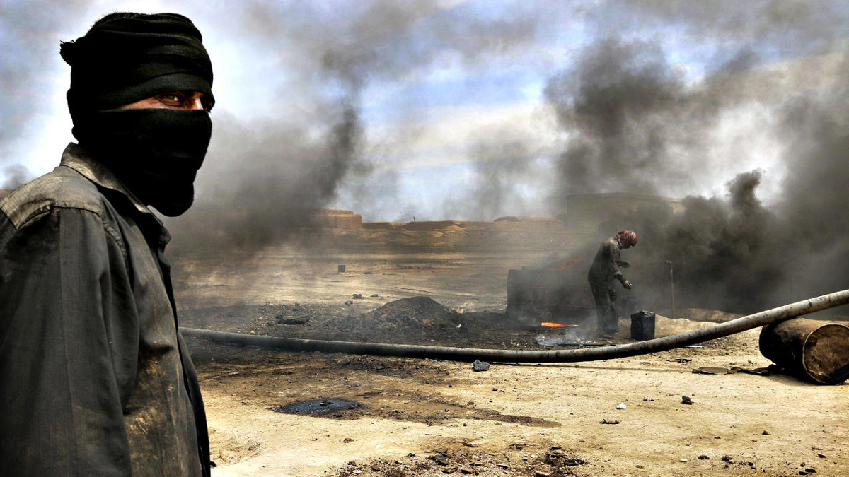 للمرة الأولى منذ هزيمته.. داعش يهاجم حقولًا نفطية بالعراق