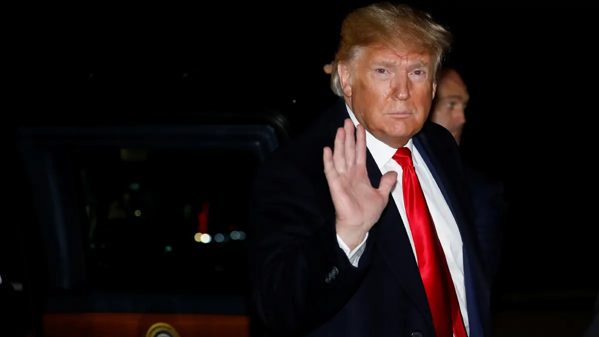 ترامب: البيت الأبيض قد ينشر الثلاثاء نص اتصالي الثاني بزيلينسكي