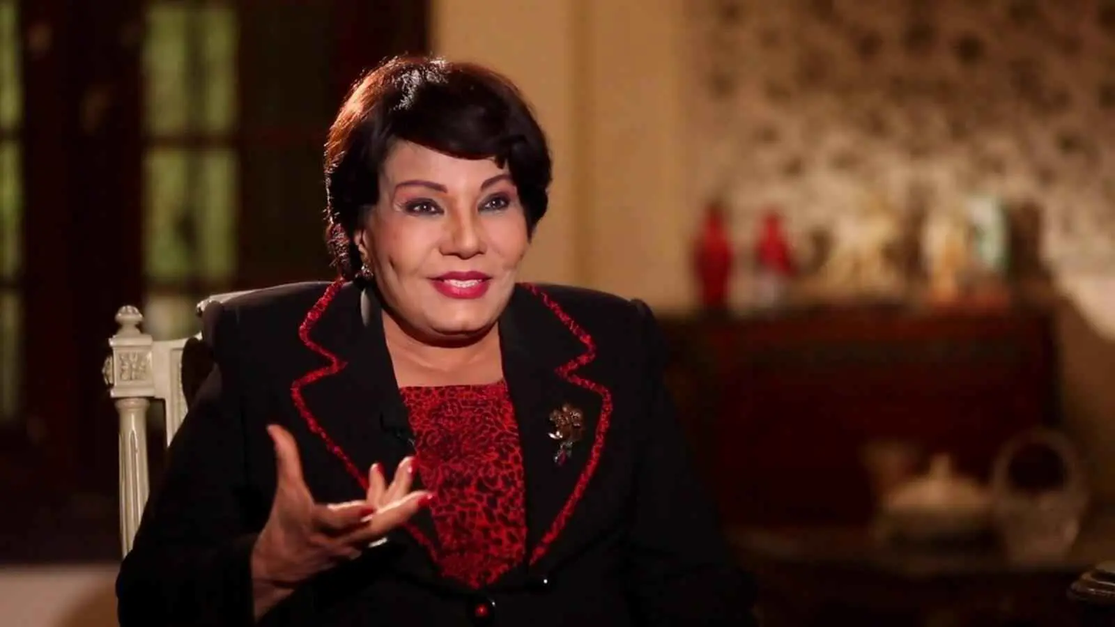 "نشعر بالألم".. فردوس عبد الحميد مستاءة من تهميش "الكبار"