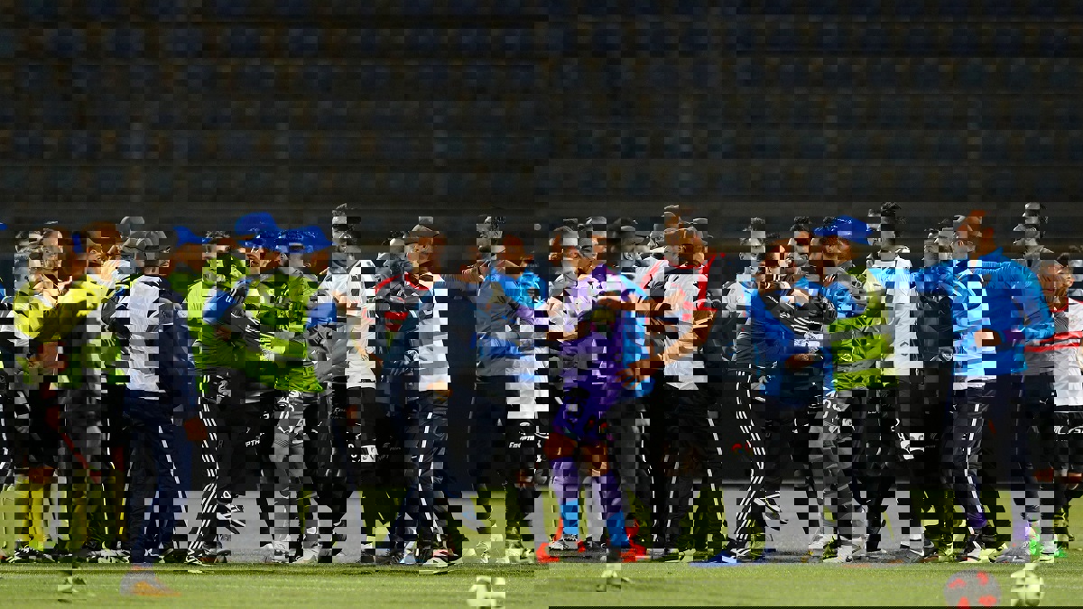 بعد الاعتداء على مصور مباراة بيراميدز.. قرارات حاسمة من نقابة الصحفيين المصريين ضد الزمالك