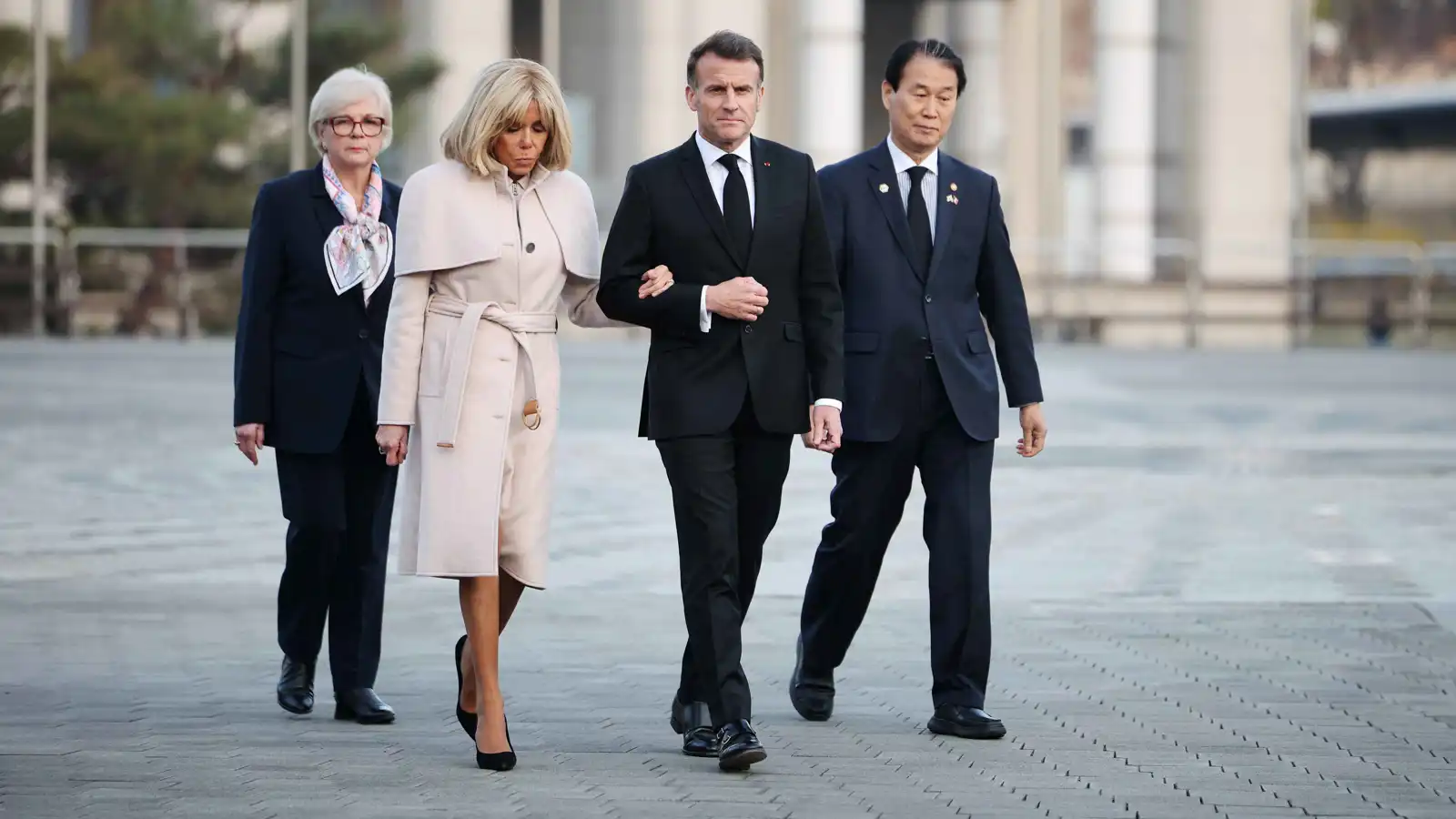 ماكرون في رد "مثير" على سخرية ترامب من بريجيت