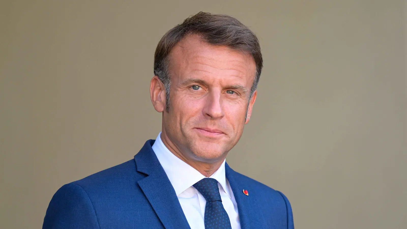 خبراء: ماكرون يتلاعب بالأحزاب لـ"تأخير" تشكيل الحكومة