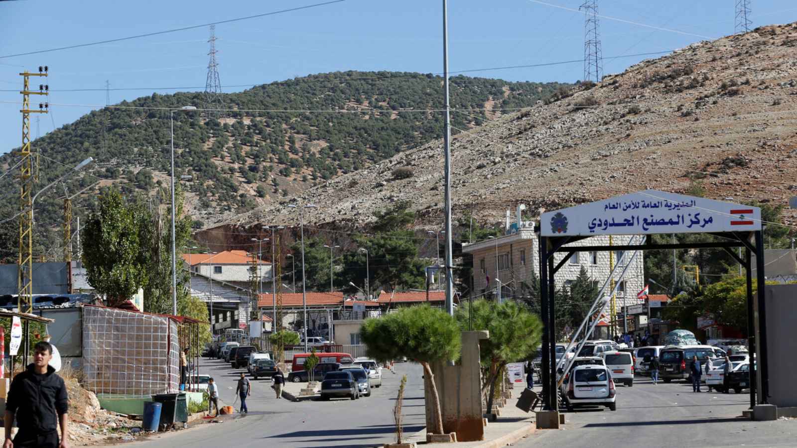 ميقاتي يوعز بإجراءات أمنية مشددة على الحدود اللبنانية – السورية