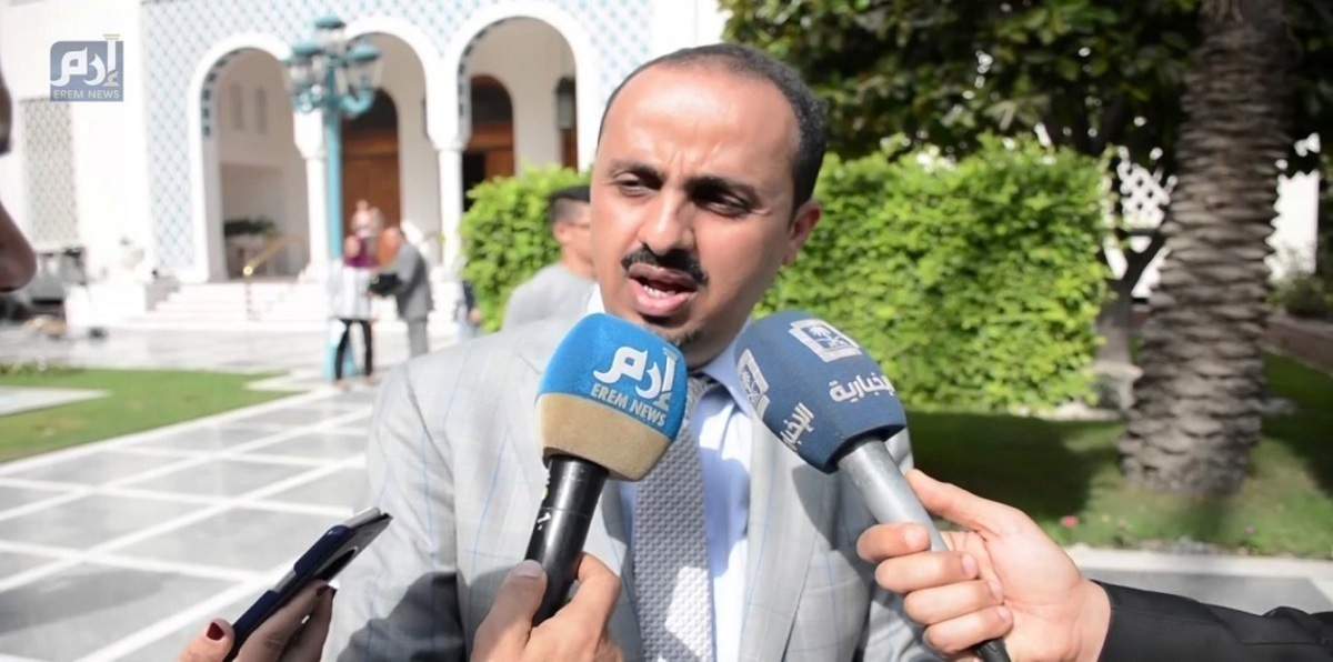 ميليشيا الحوثي تقتحم منزل وزير الإعلام اليمني وتعيث به فسادًا