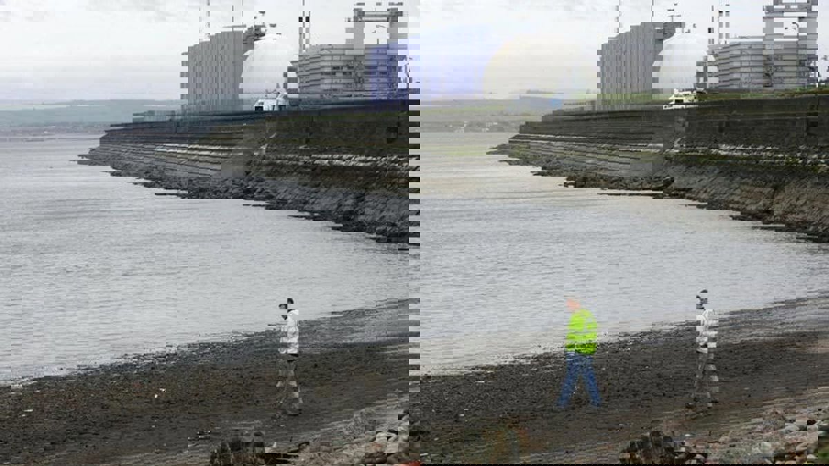 تحذير فرنسي من "كارثة حقيقية" بسبب "تلويث" بريطانيا لبحر المانش