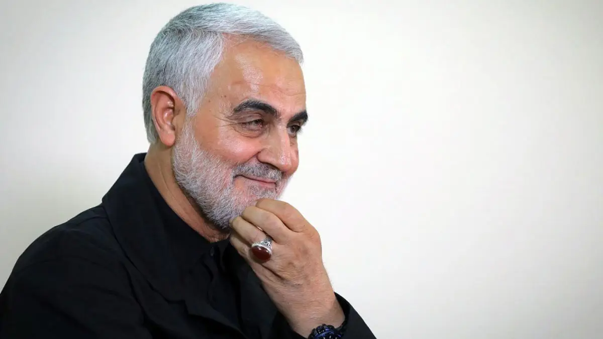 مقتدى الصدر يزور منزل سليماني (صورة)