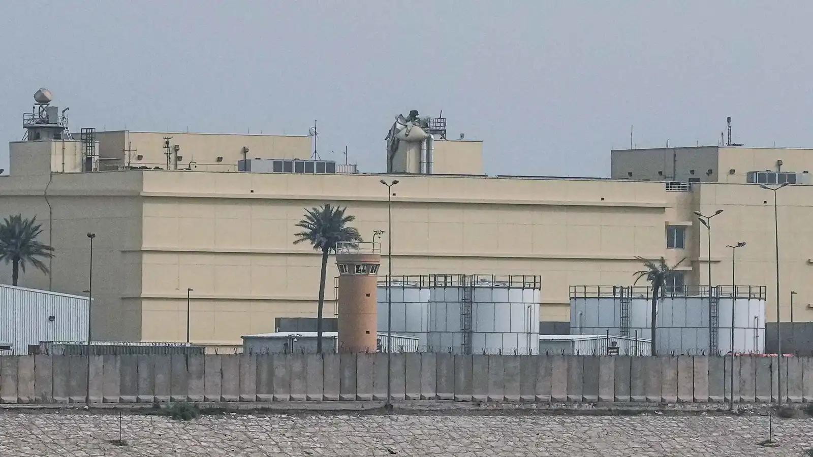 بعد مقتل أبو علي العسكري.. واشنطن تحث رعاياها على مغادرة العراق فورا