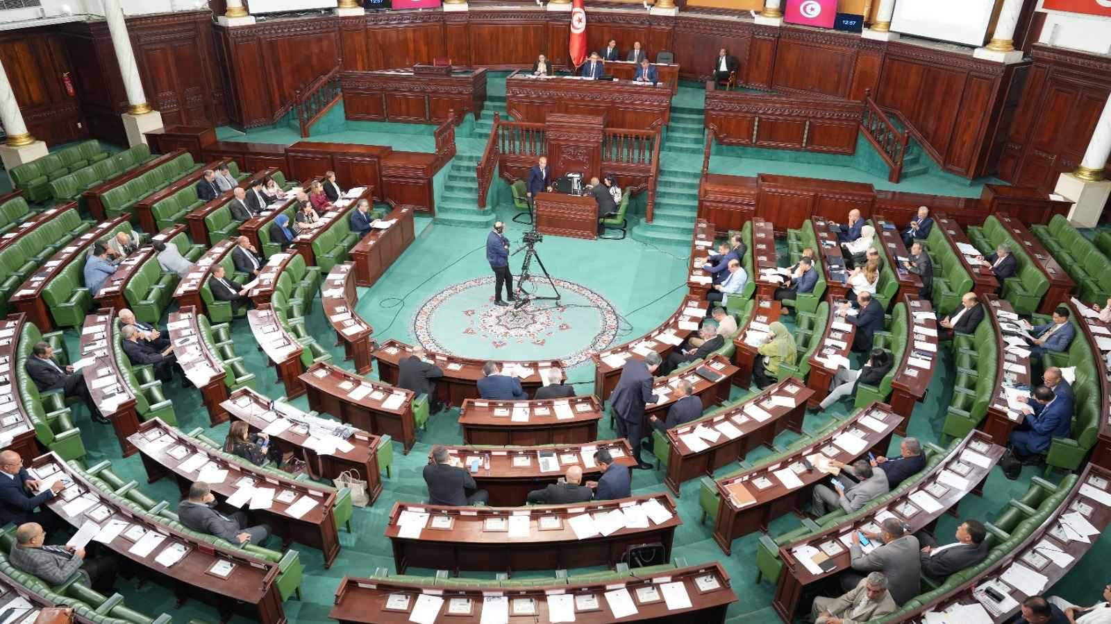 وسط مخاوف من تضخم محتمل.. ميزانية تونس تثير الجدل