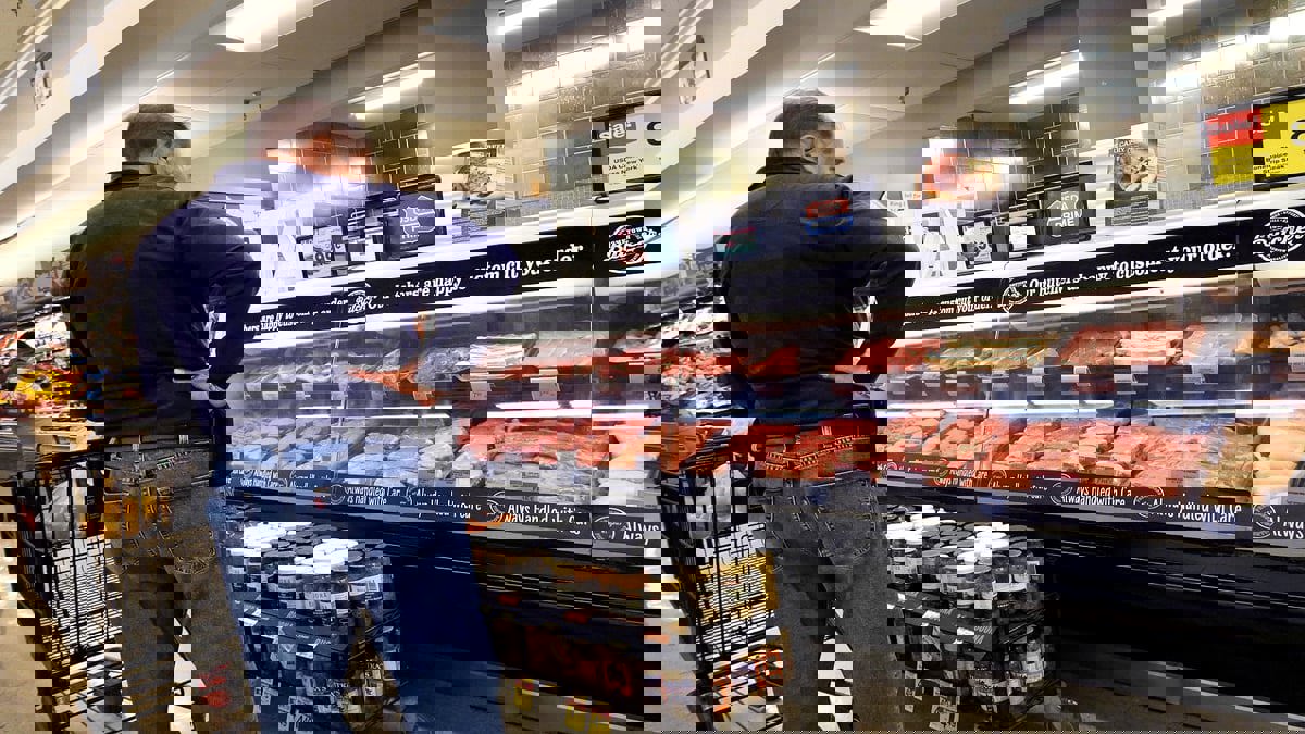 تقرير: البنزين والغذاء يهددان بتعطيل مسار التضخم الهبوطي في أمريكا