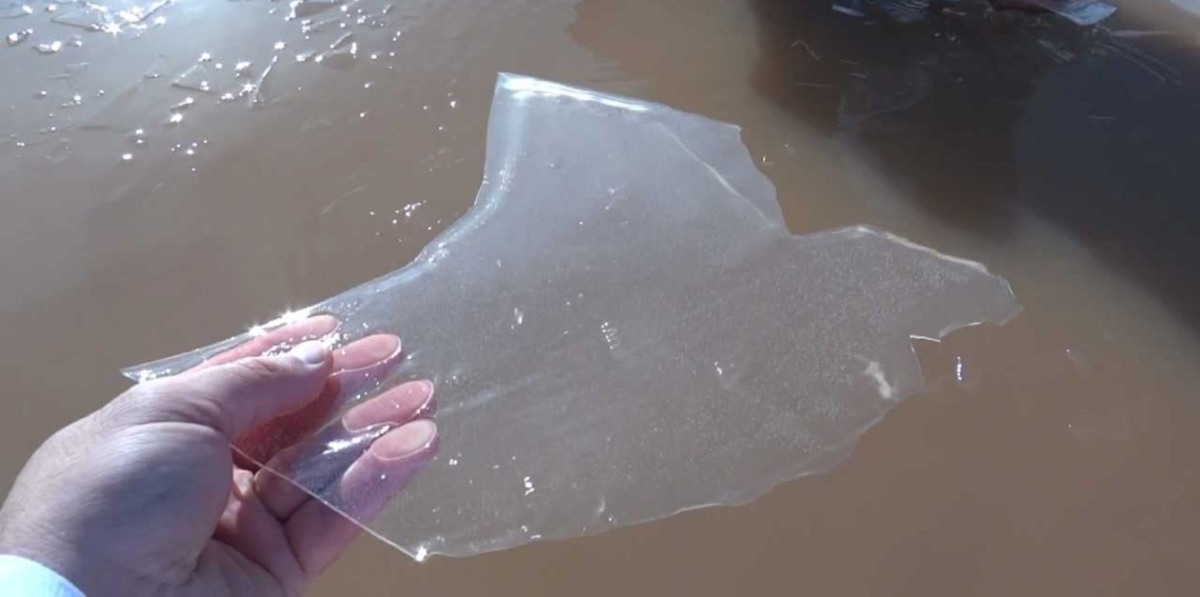 موجة برد قارس في السعودية تحدث تغييرات غير مسبوقة بحياة السكان (فيديو وصور)