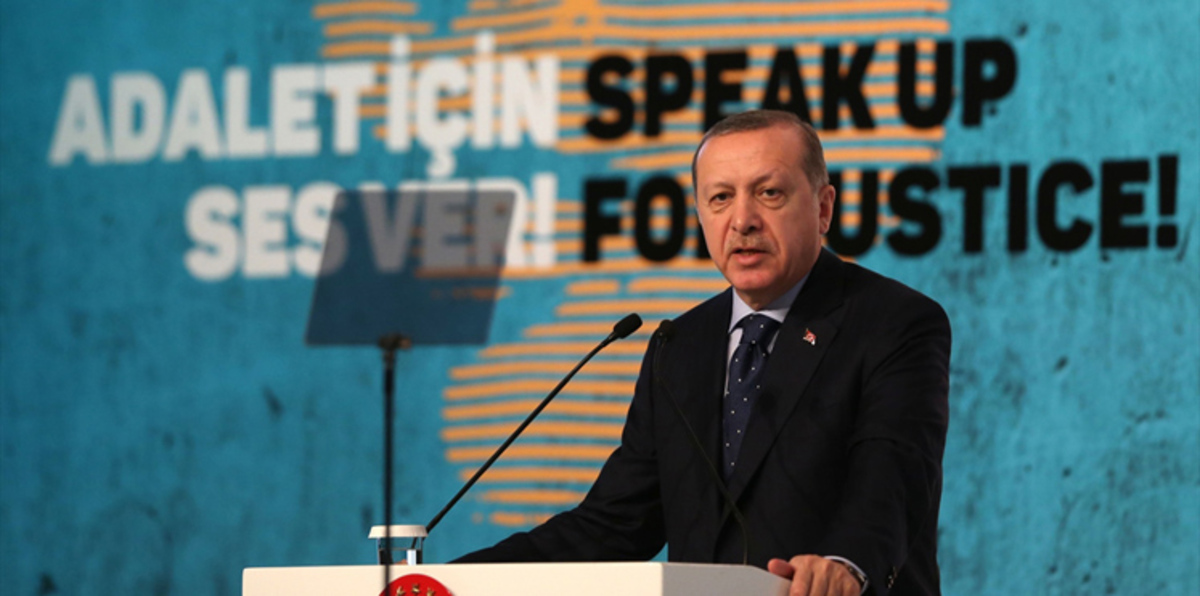 بالفيديو.. أردوغان يُحذّر الاتحاد الأوروبي: تركيا قد تفتح الأبواب أمام المهاجرين