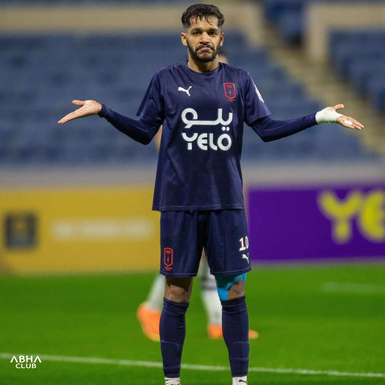 مشعل المطيري لاعب أبها السعودي