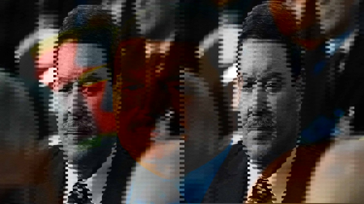 المحكمة العليا بالجزائر تحقق مع مسؤولين في قضية الجنرال "هامل" 