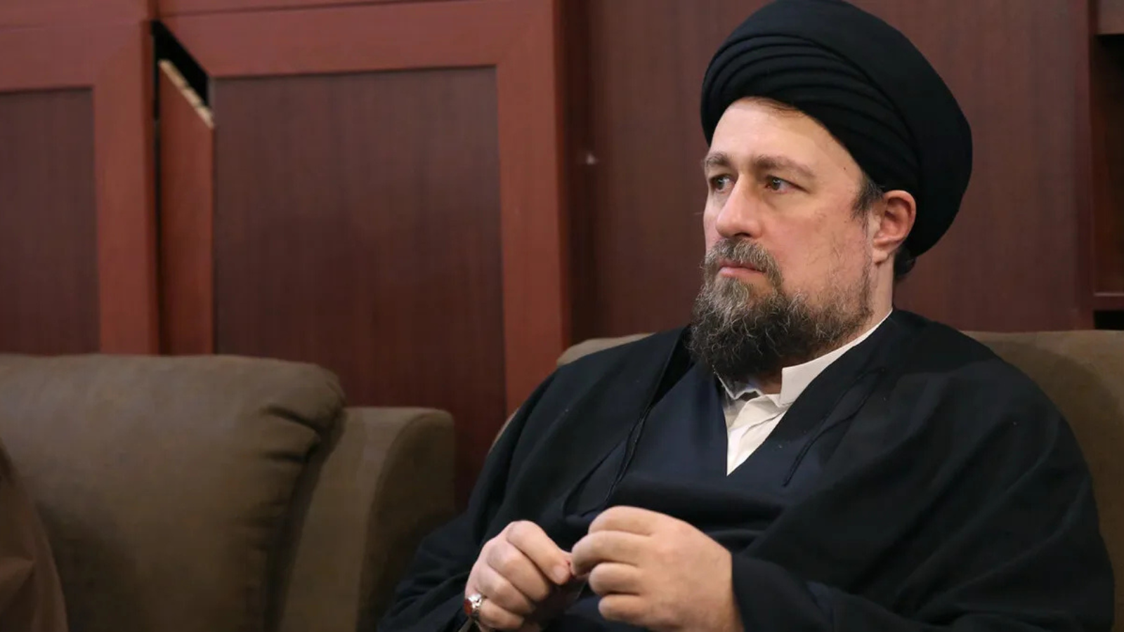 محتوى داعم لجماعات مسلّحة.. "يوتيوب" يحذف صفحة حفيد الخميني