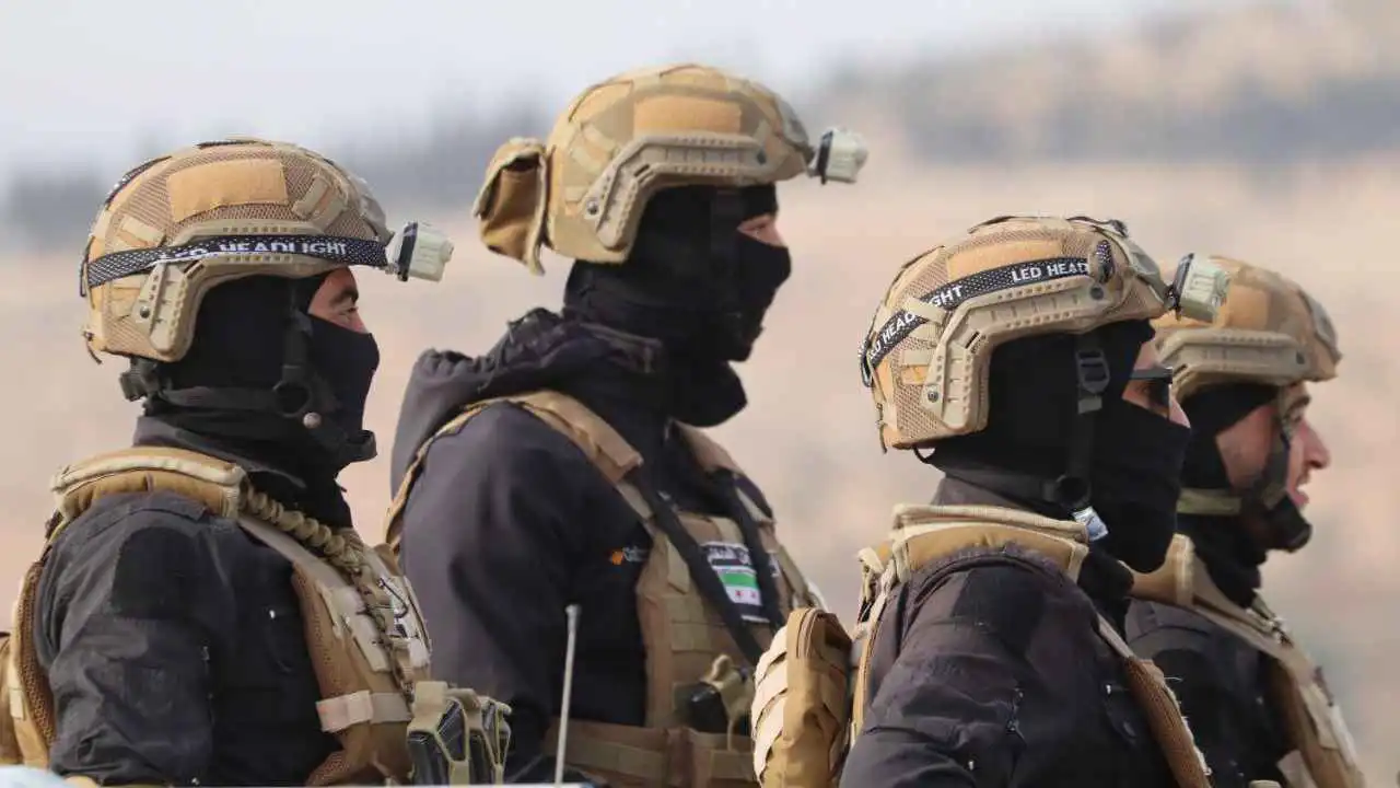 الأمن السوري يفكك شبكة إجرامية ويحرر 3 مختطفين في ريف دمشق (صور)