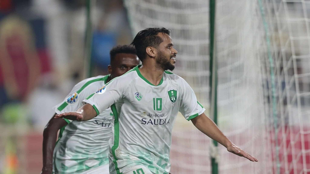 عبدالفتاح عسيري يلقي باللوم على إدارة الأهلي السعودي في عدم تجديد تعاقده