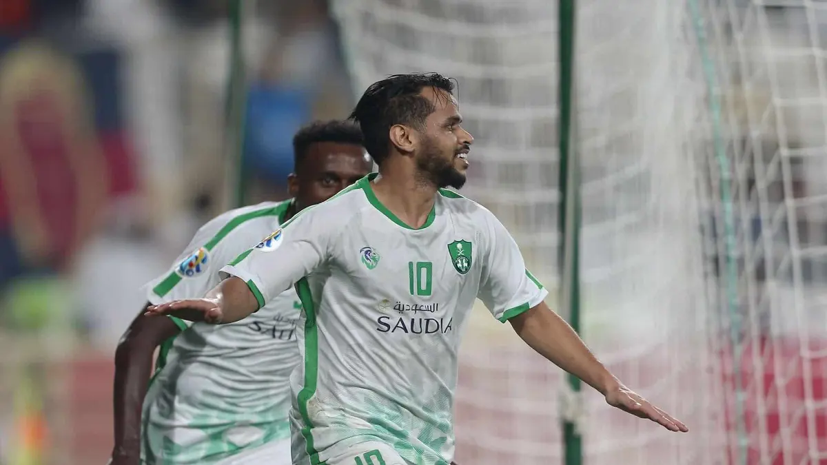 عبدالفتاح عسيري يلقي باللوم على إدارة الأهلي السعودي في عدم تجديد تعاقده