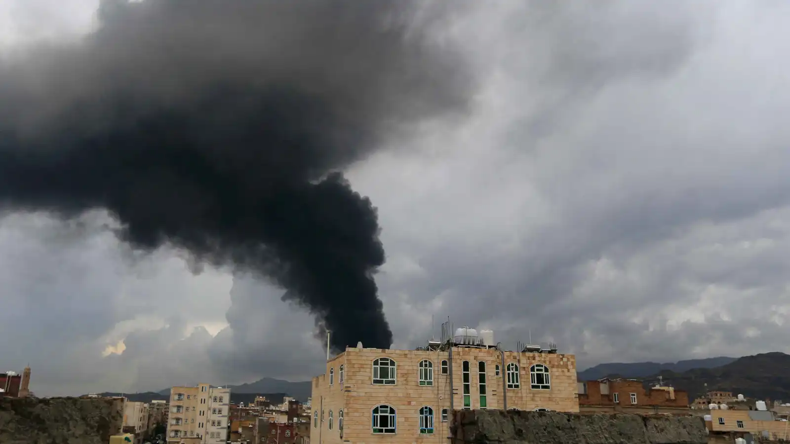 "جولة فاشلة".. أول تعليق للحوثيين على أنباء استهداف قيادات في صنعاء