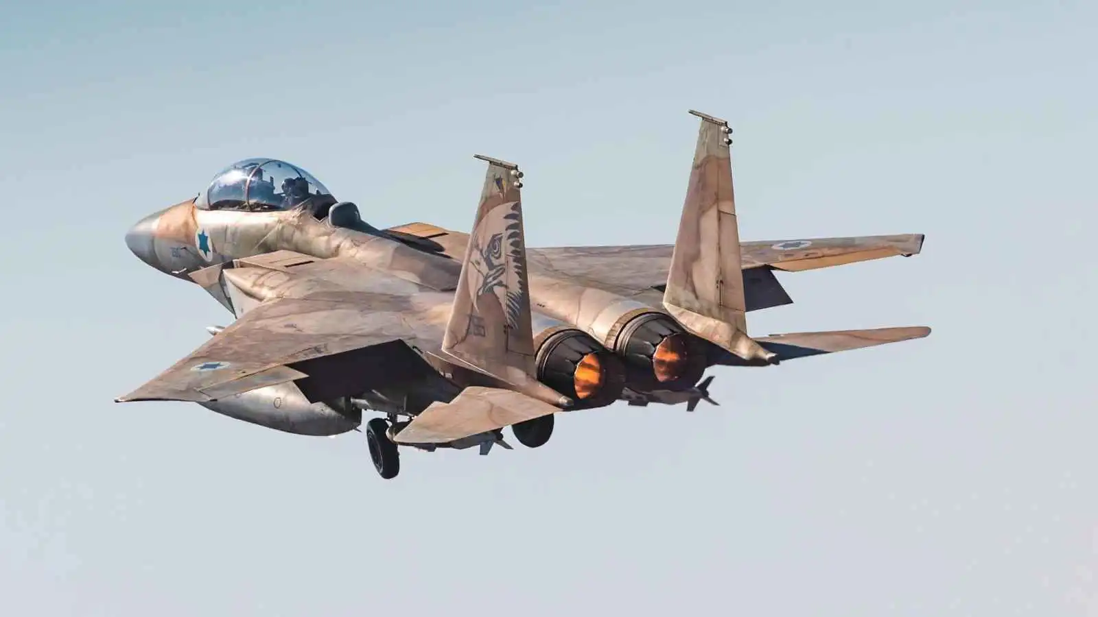 "لا تعبروا الخط الأحمر".. إسرائيل تطلق تحذيرات لسكان جنوب لبنان (صورة)