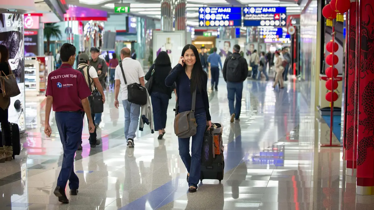 الإمارات تطلق مبادرة "الإجازة المبكرة" لعودة عاملي القطاع الخاص لبلادهم