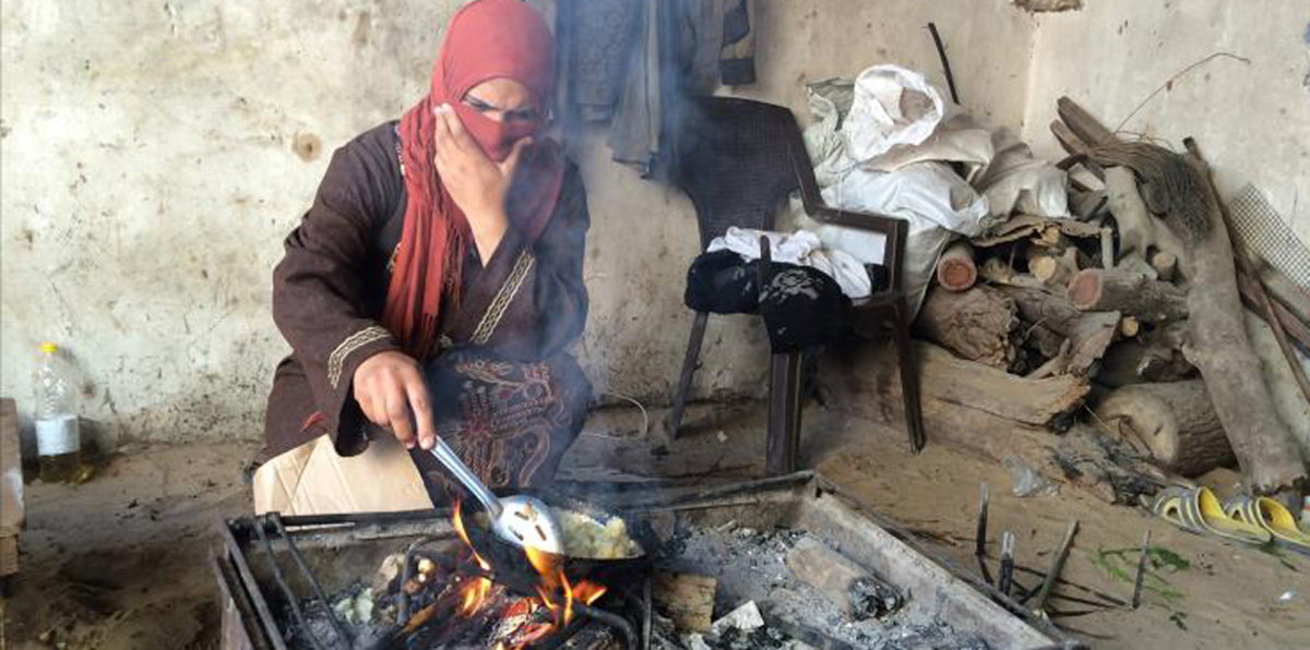 "مواقد النار" طوق نجاة أهالي غزة من جحيم أسعار الغاز (صور)