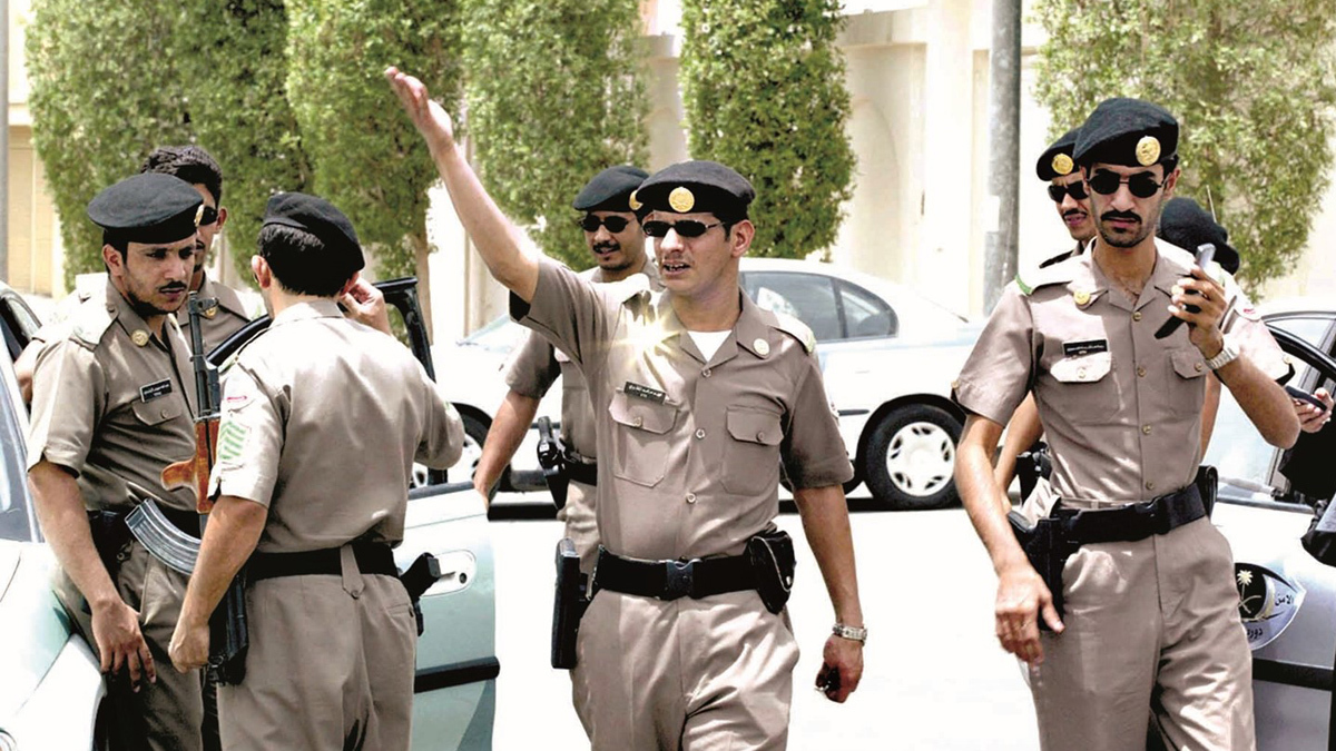 تنكروا بزي النساء.. القبض على 3 سعوديين بحوزتهم مواد مخدرة