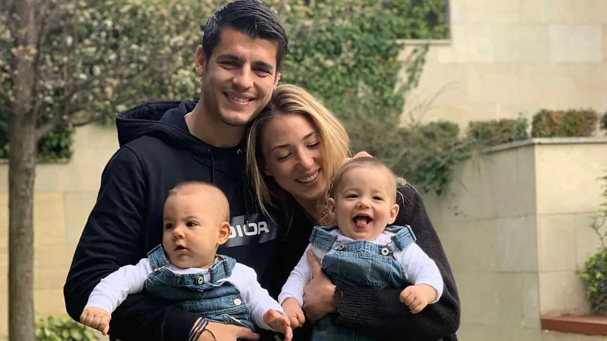 سوشيال ميديا الرياضة: موراتا يغازل زوجته.. ودي ماريا في رحلة بحرية مع أسرته