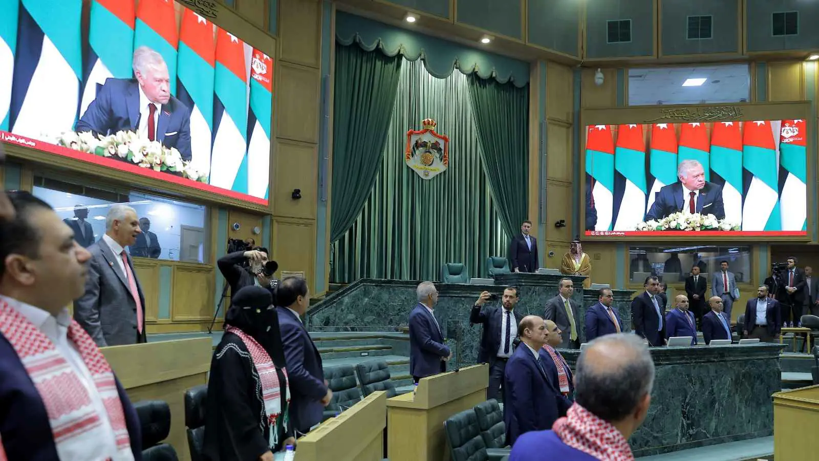 غالبية نواب الأردن يطالبون بحظر "الإخوان" وفصل نوابهم من البرلمان