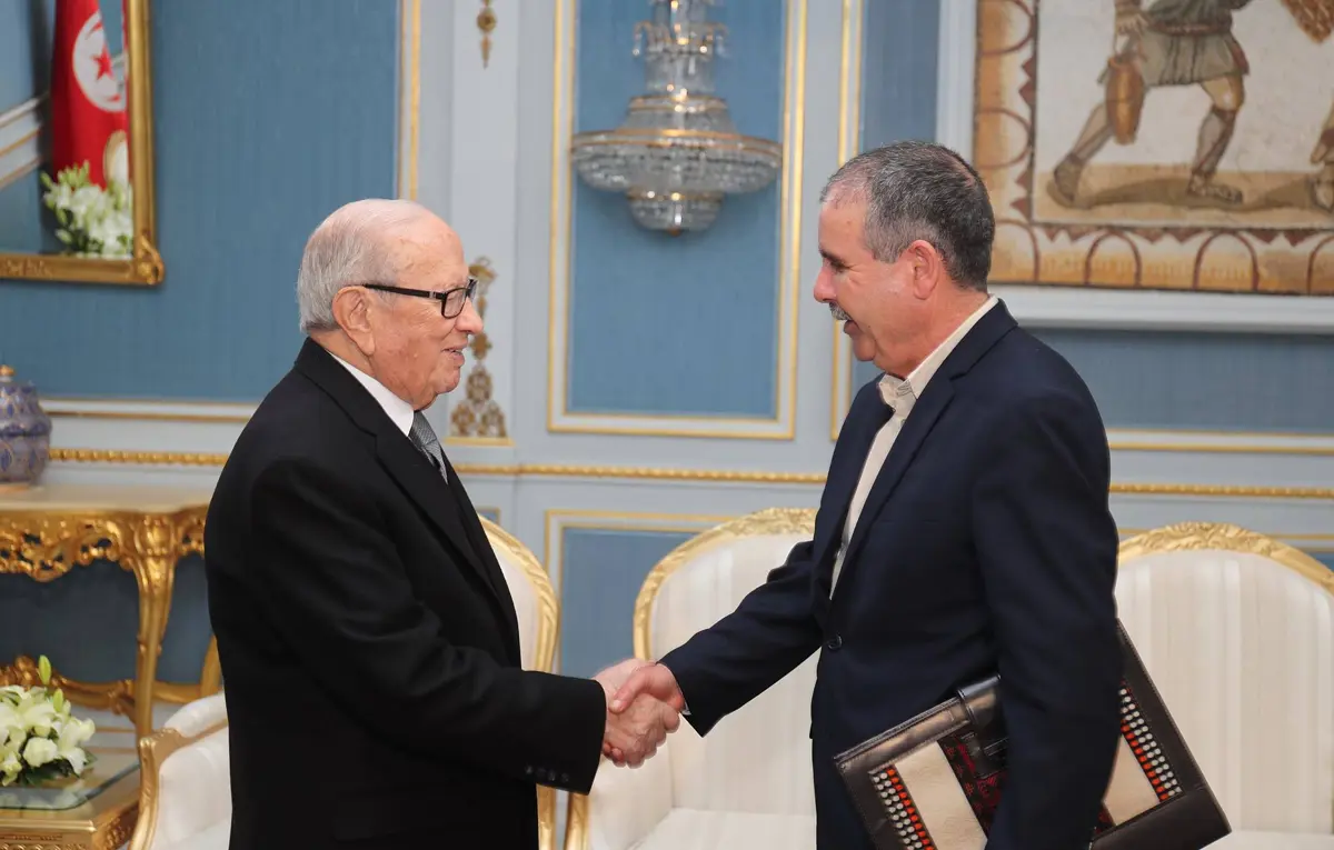 الحكومة التونسية واتحاد الشغل يتفقان على رفع أجور 670 ألف موظف عام‎