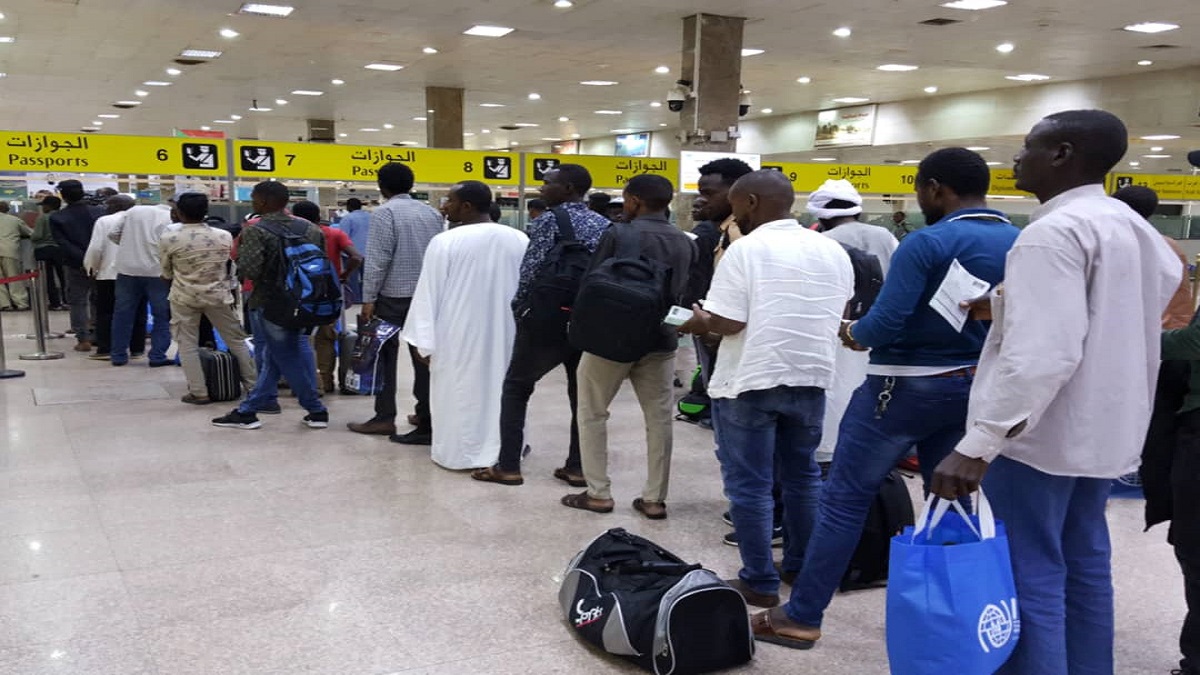 السودان..الاضطرابات السياسية والبطالة وانسداد الأفق تنعش "مواسم الهجرة إلى الشمال"