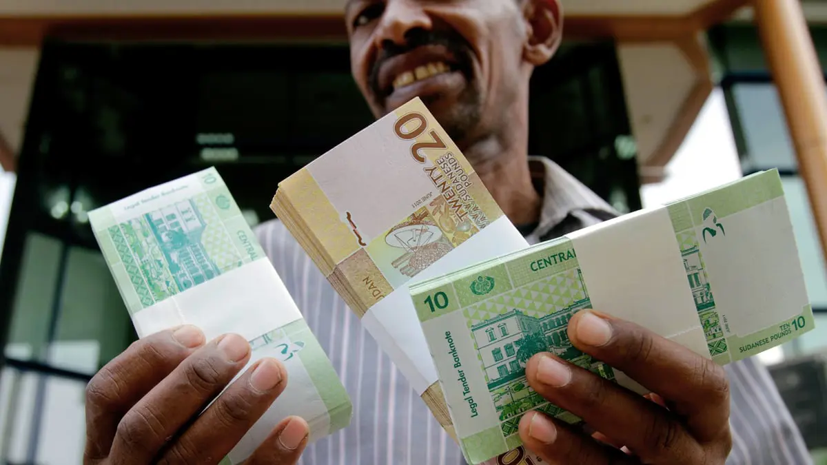 مجلس السيادة السوداني يلوح بإجراءات صارمة لمواجهة "مافيا الدولار"