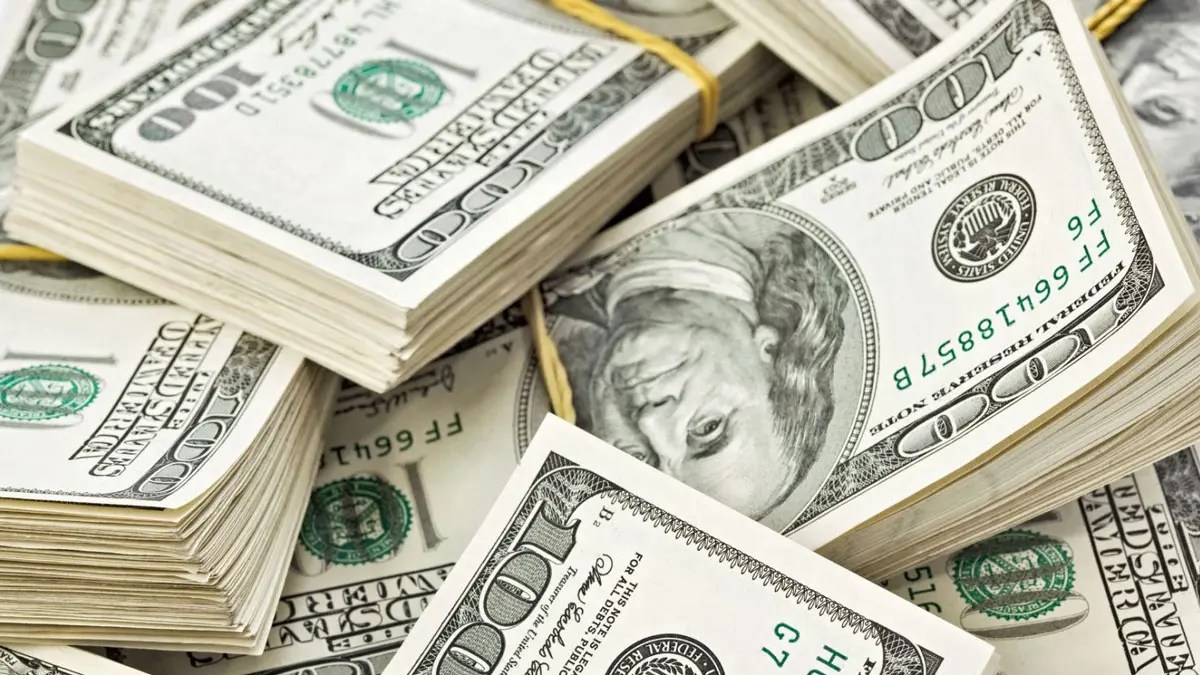 الدولار يتجه إلى أكبر هبوط أسبوعي في 3 أشهر