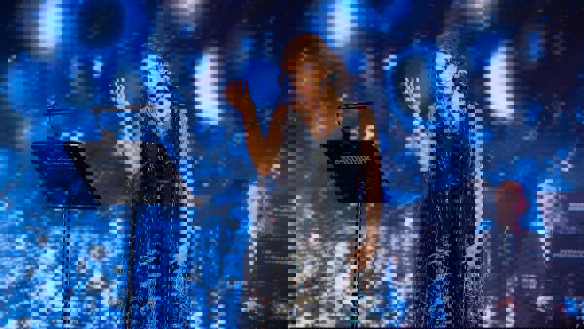  جمهور ضخم وتفاعل كبير في حفل الفنانة أنغام بجدة