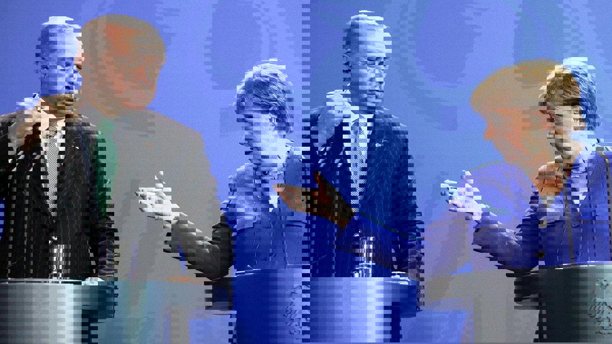 المتحدث باسم ميركل يدعو تركيا لاحترام الاتفاق بشأن المهاجرين