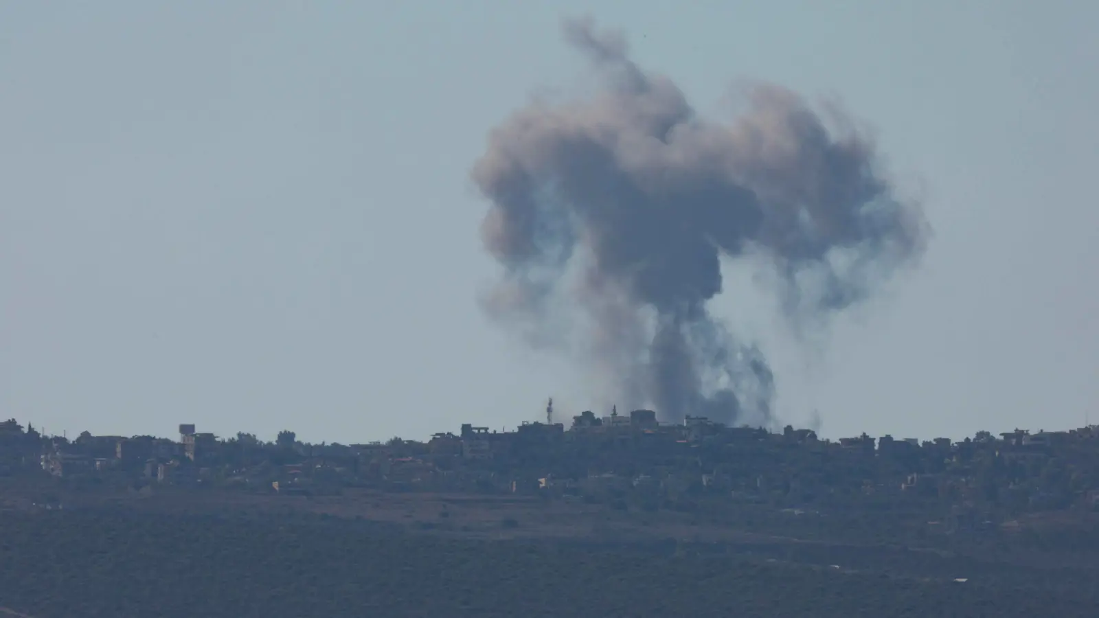 "حزب الله" يقصف شمال إسرائيل بـ 25 صاروخا ومسيرة