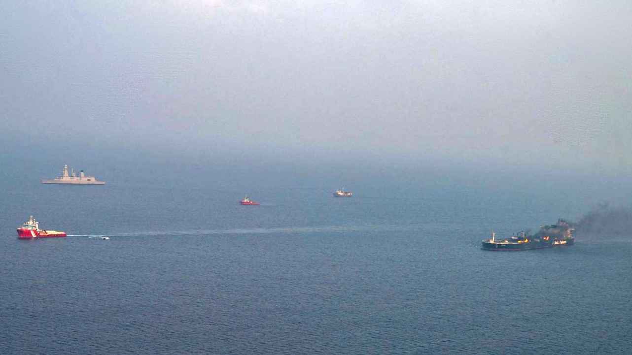 هجوم صاروخي يستهدف سفينة تجارية قبالة اليمن