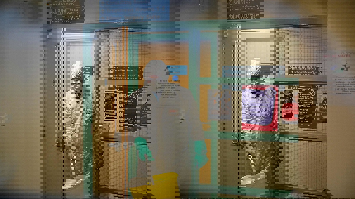 رجل أعمال يعدي 11 شخصا بفيروس كورونا‎